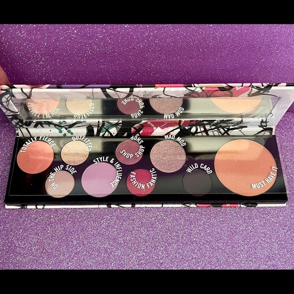 NWT Mac Eye Shadow Pallette Fashion Fanatic - Picture 2 of 9